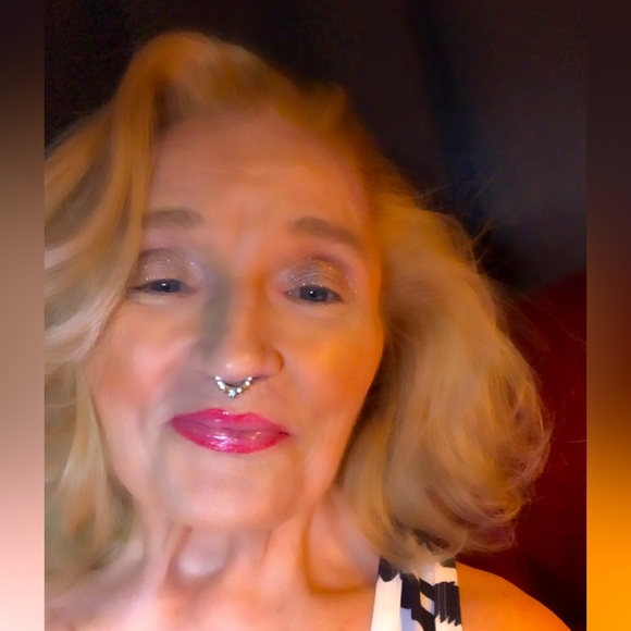 Meet your Posher, Teri - Picture 2 of 6